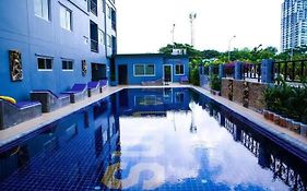 Trio Gems Condo Near Beach And Food Market