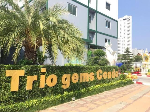 Trio Gems Condo Near Beach And Food Market Jomtien Beach Exterior foto